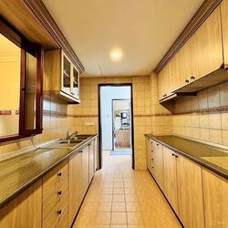 Stratford Court (D16), Condominium #553572861